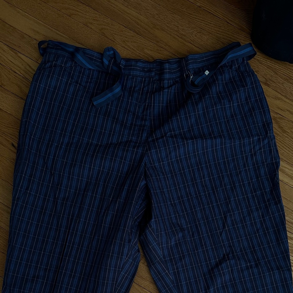 Women’s Plaid Lounge Pants – Size Unknown – Great Condition!